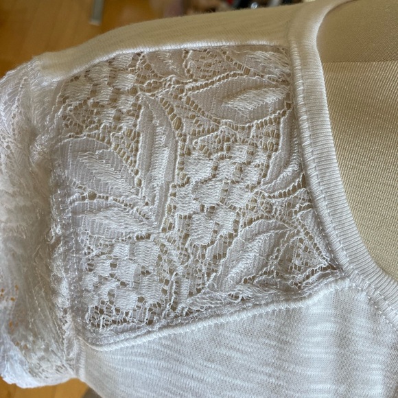 Chaps white tshirt with button front and lace detail - Picture 4 of 5